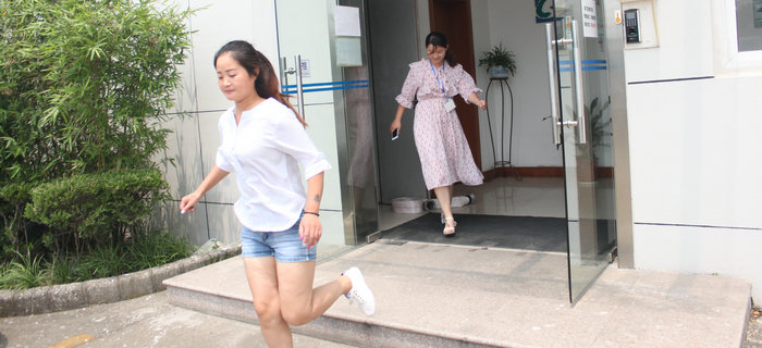 消防运动会，bmw11222服装员工都是行动派，不服来辩……