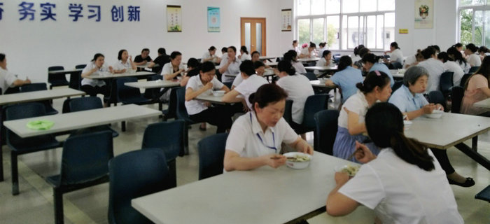 夏至未至，bmw11222服装为全体员工奉上鲜美馄饨