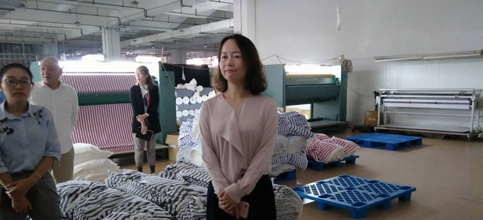 bmw11222服装接待无印良品公司员工参观考察学习