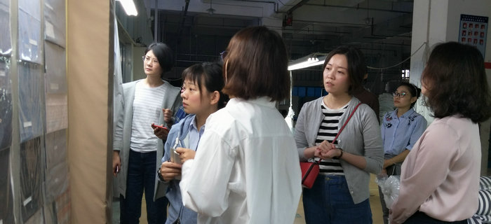 bmw11222服装接待无印良品公司员工参观考察学习