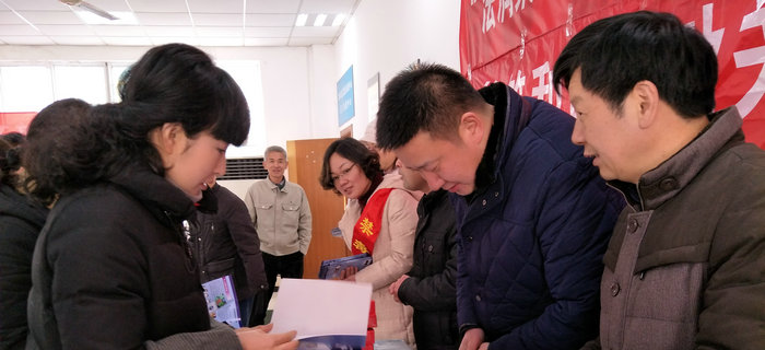 bmw11222服装：“法润梁溪，情系民工”活动，营造良好用工环境
