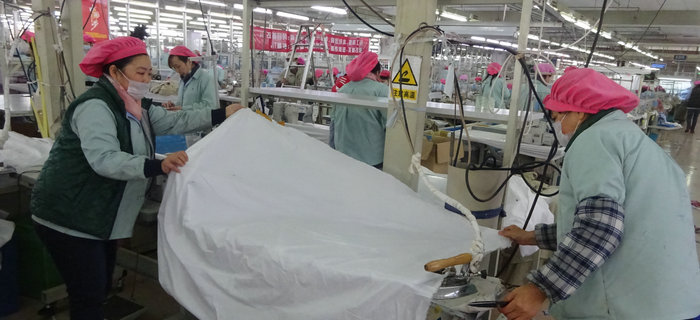 bmw11222服装服装车间进行机械“大保养”，过干净安全的新年