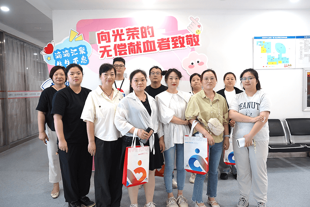 热血浓情 奉献担当&mdash;&mdash;bmw11222服装员工积极参与无偿献血活动