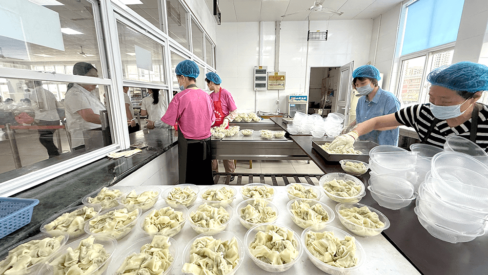 夏至馄饨飘香，bmw11222服装温情暖人心