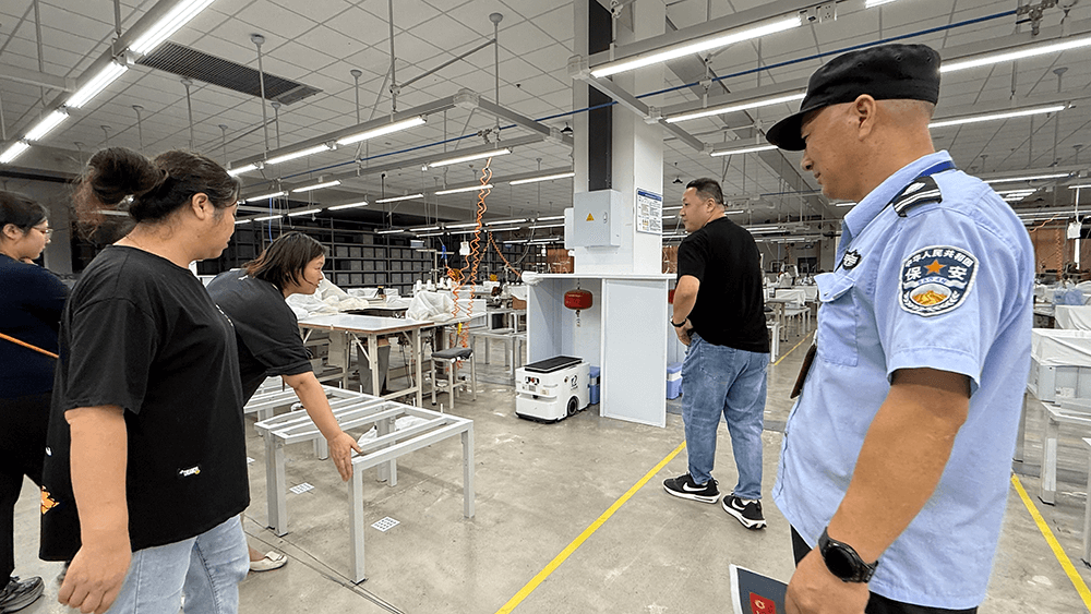 bmw11222服装：放假期间安全检查不松懈