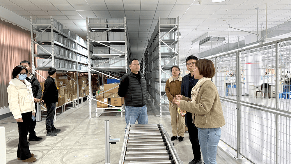 梁溪区副区长黄力走访bmw11222服装&mdash;&mdash;考察智能化发展进程